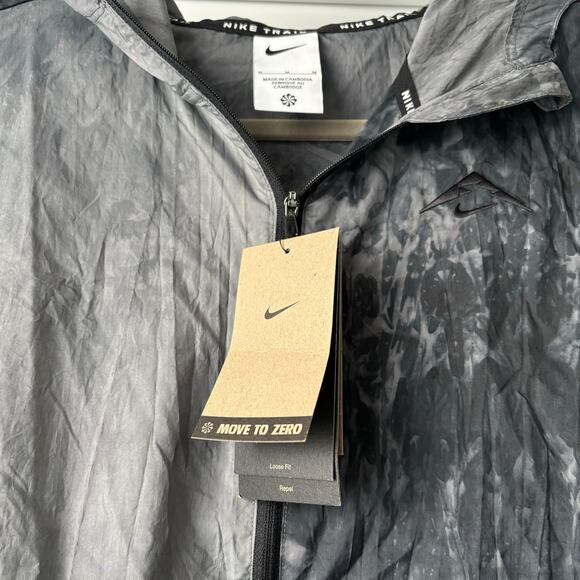 NWT Nike Trail Repel Jacket - Women's Size Medium Athletic Outdoorsy Nature - Picture 3 of 9